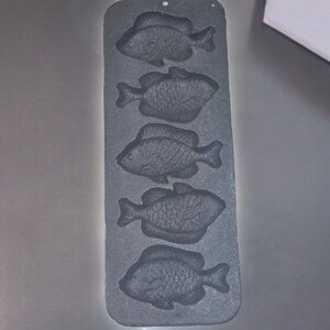 Lodge Cast Iron Perch Fish Cornbread Muffin Hushpuppy Mold Pan 5PP2 Discontinued